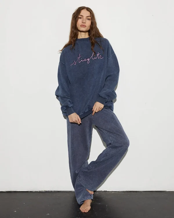 STIEGLITZ Worn Out Sweater | Washed Blue^DAMES Sweaters